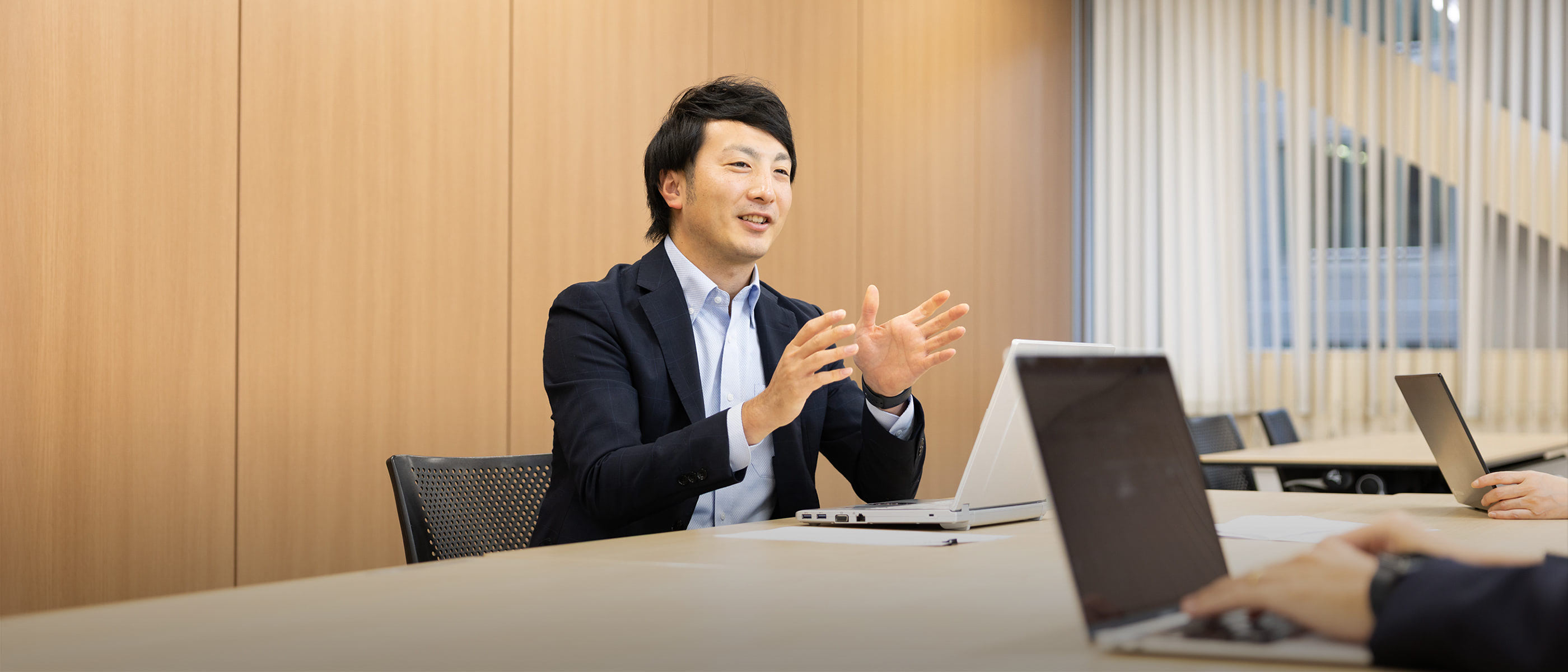 打ち合わせ中のY.M.さんの様子