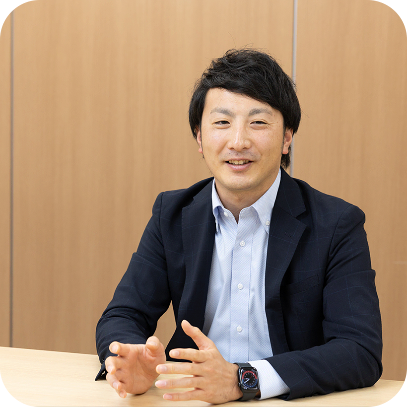 インタビュー中のY.M.さんの様子